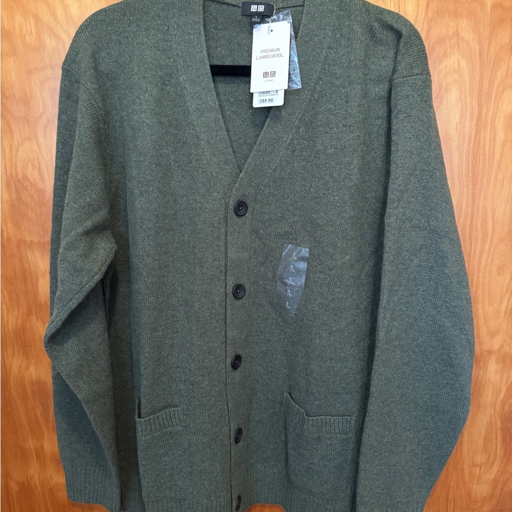 Uniqlo NWT Premium Lambswool Men's Green Cardigan Sweater Large
